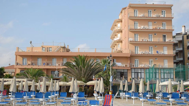  hotel Fronte Mare - Hotel Astoria Beach Pesaro a PESARO 